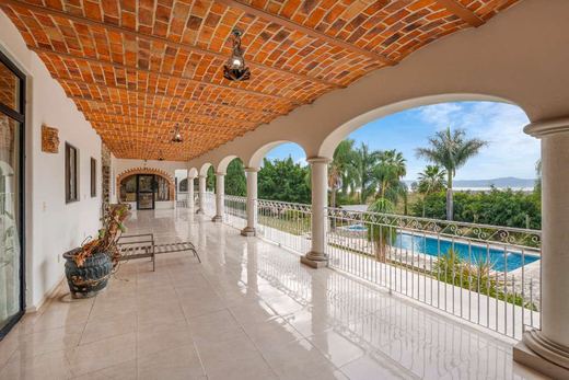 Hacienda Cisnes, photograph 7