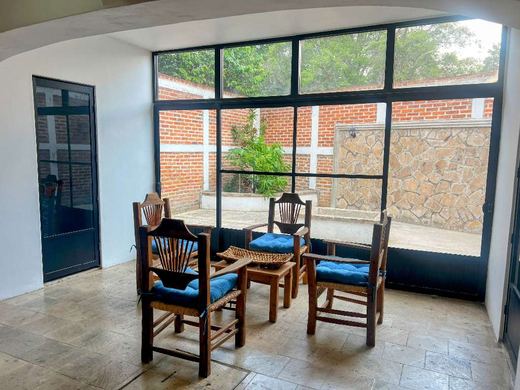 Casa Aldama, photograph 6