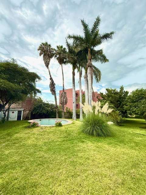 Fixer Upper,San Cristóbal Lakefront, photograph 5