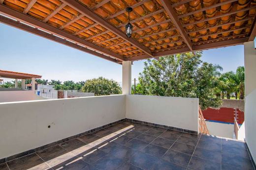 Real Larios Home, photograph 2