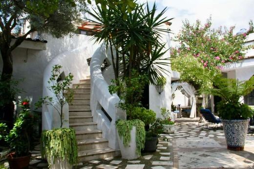 Villa del Arte, photograph 3