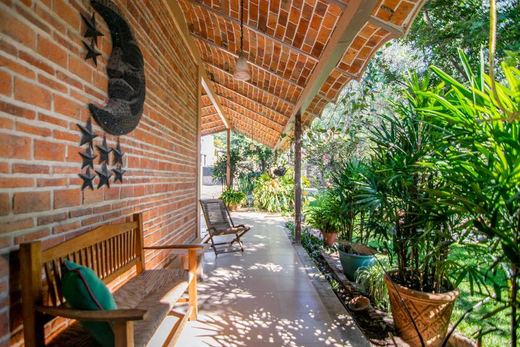 Casa Los Encinos, photograph 4