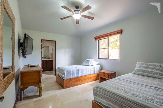 Casa Rio Bravo, photograph 8