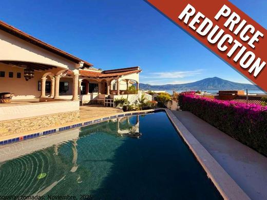Luxury Lakeview in Raquet Club