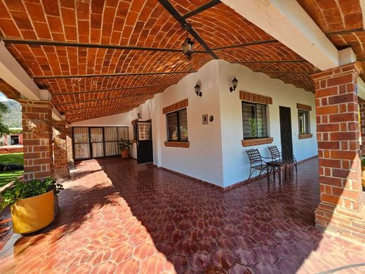 Brisas del Encanto, photograph 2