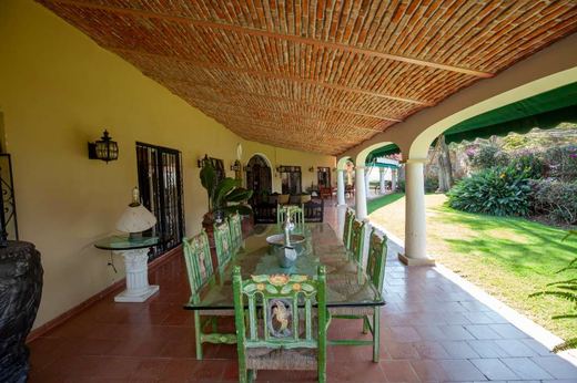 Hacienda Chula Vista, photograph 2