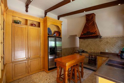 Hacienda Chula Vista, photograph 9
