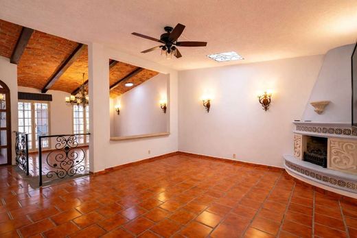Casa Del Perico, photograph 5