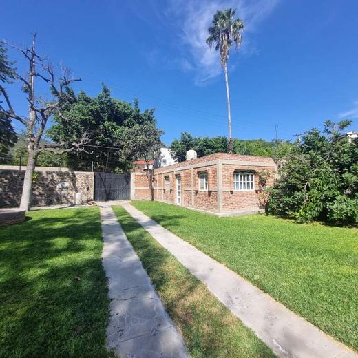 Casa Esmeralda, photograph 3