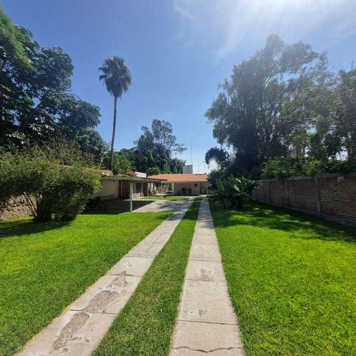 Casa Esmeralda, photograph 4