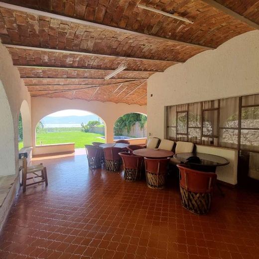 Casa Esmeralda, photograph 9