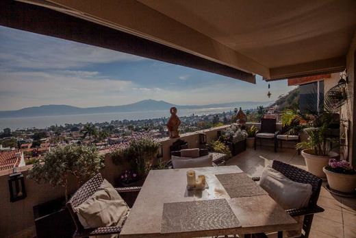 Vistas Supreme in Ajijic (Upper)
