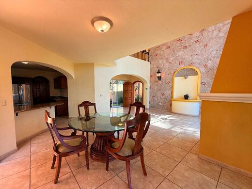 Villa Amarilla, photograph 11