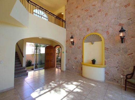 Villa Amarilla, photograph 9