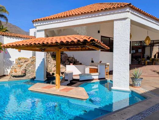 Resort Style Family Estate, photograph 2