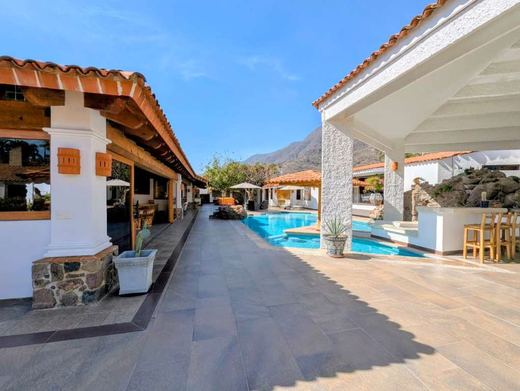 Resort Style Family Estate, photograph 9