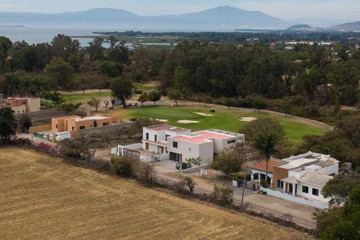 Casa Fairway Chapala in Vista del Lago