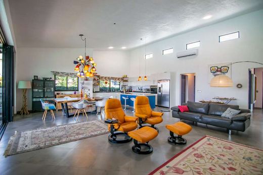Sunset Villa, photograph 4