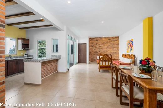Casa Azomalli, photograph 4