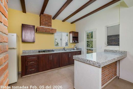 Casa Azomalli, photograph 6