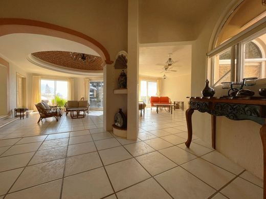 Casa Osuna, photograph 6