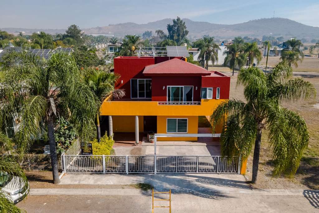 Bright modern home in Cajititlán in Tlajomulco de Zuniga