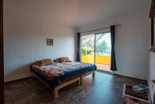 Bright modern home in Cajititlán, photograph 11
