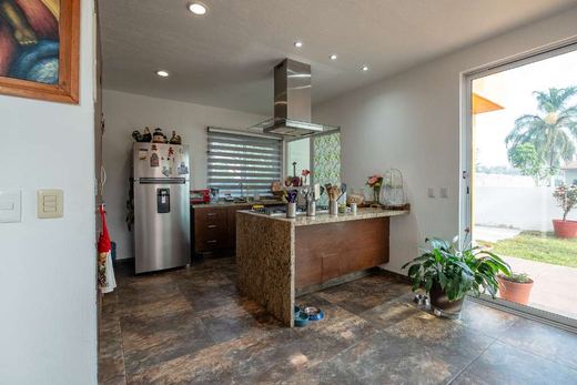 Bright modern home in Cajititlán, photograph 6