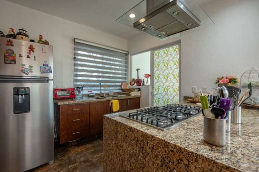 Bright modern home in Cajititlán, photograph 7
