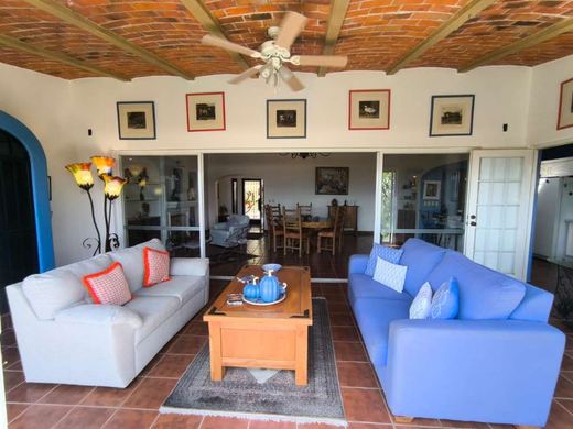 Casa Elliott, photograph 7