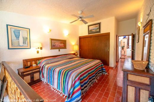 Hacienda Tranquility, photograph 11