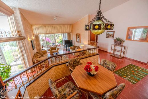 Hacienda Tranquility, photograph 4