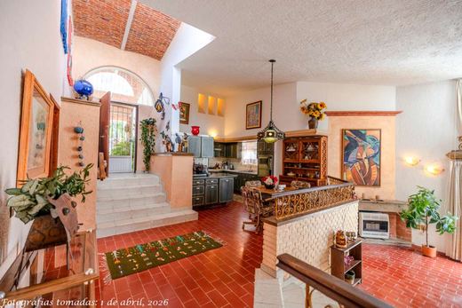 Hacienda Tranquility, photograph 7