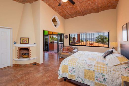 Casa Abundancia, photograph 11