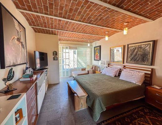 Casa Mexicana, photograph 12