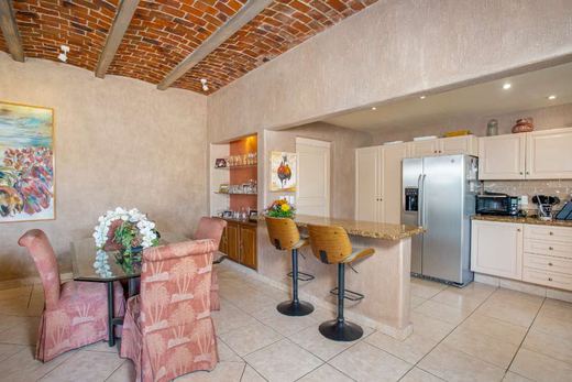 Lemon Tree, photograph 6