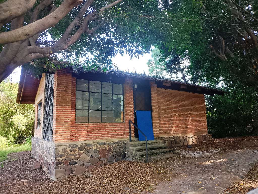 Lakefront Fixer Upper in San Luis Soyatlan
