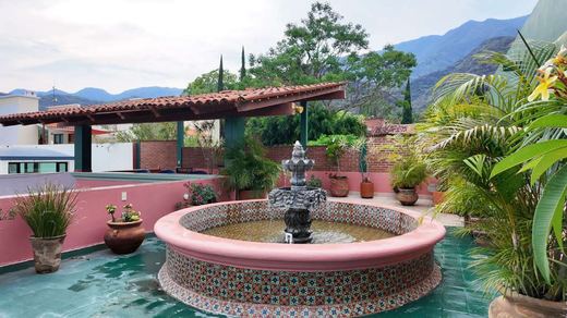 Casa Mariposa, photograph 3