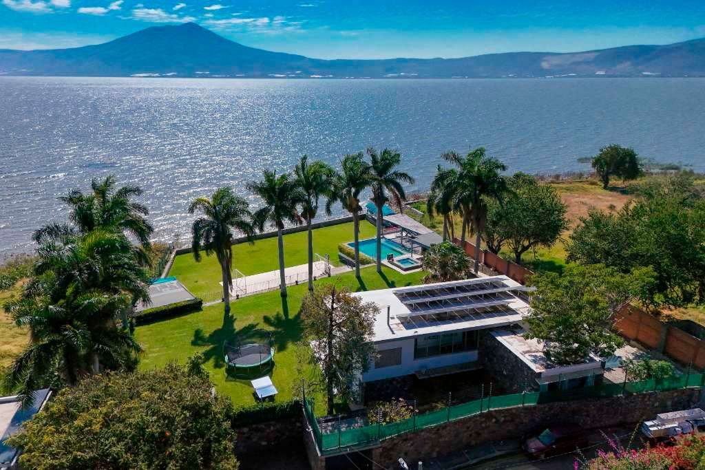 Casa Premium Frente AL Lago in El Chante
