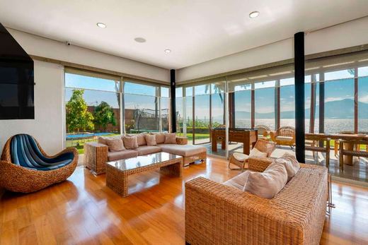 Casa Premium Frente AL Lago, photograph 7