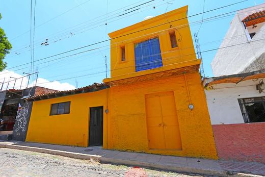 Ajijic Centro Fixer Upper in Ajijic Village