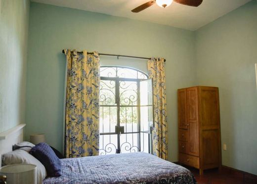 Grand Residence, photograph 3