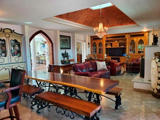Casa Reedcrest, photograph 4