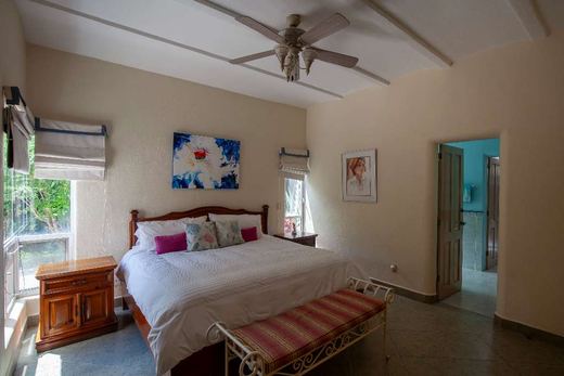 Riviera Resort, photograph 9
