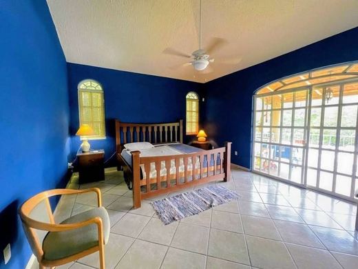 Sunlight Home, photograph 9