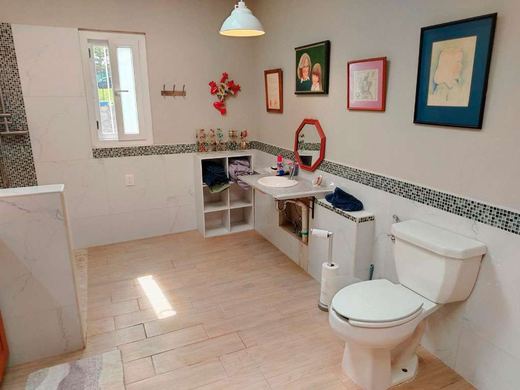 Casa Price Perfection, photograph 6