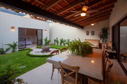 Casa Lirio #38, photograph 3