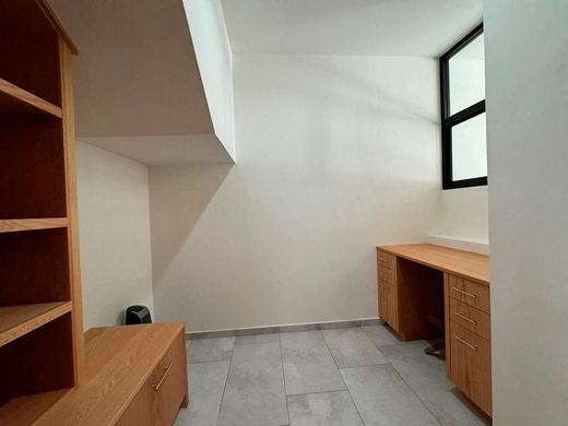 Casa Luna, photograph 8