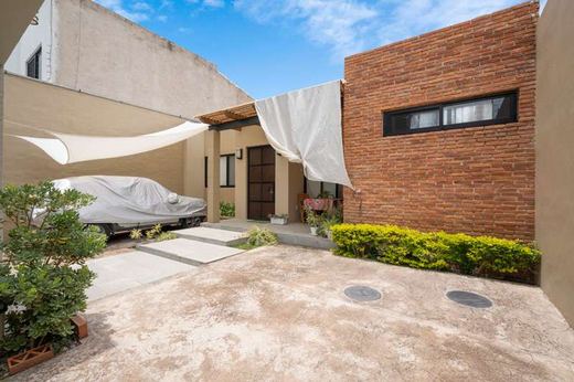 Boho House, photograph 3