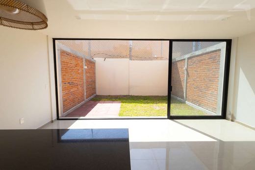 Casa La Estación 86, photograph 3